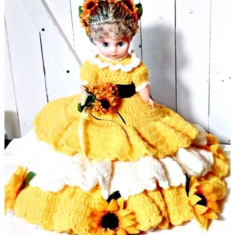 Vtg Crochet Doll Blue Eyed Yellow White Sunflowers 18